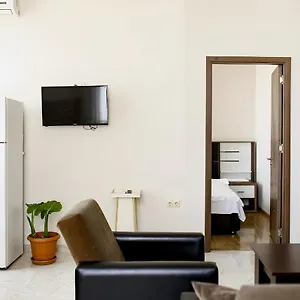 ramazis-sakhli-apartments.batumihotels.net/